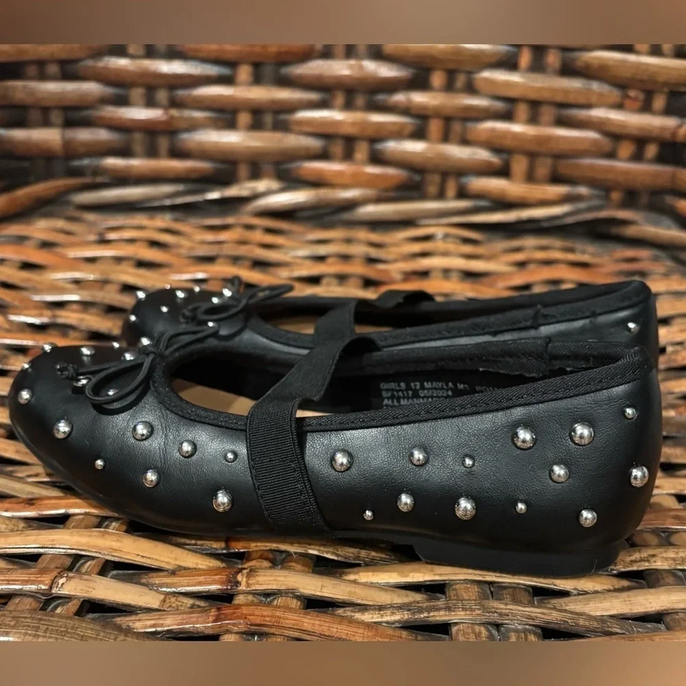 Dolce Vita Black Studded Kids Dress Shoes in Girls size 12. Great condition!